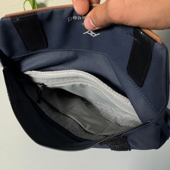 PEAK DESIGN Field Pouch V2 Camera Bag Organizer Midnight Blue Adjustable Strap - Picture 4 of 4